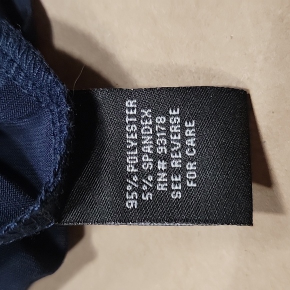 Premise Size L, Long Sleeve Twist Front Navy Blue V Neck Top, Exc. Used Cond. - Picture 11 of 11